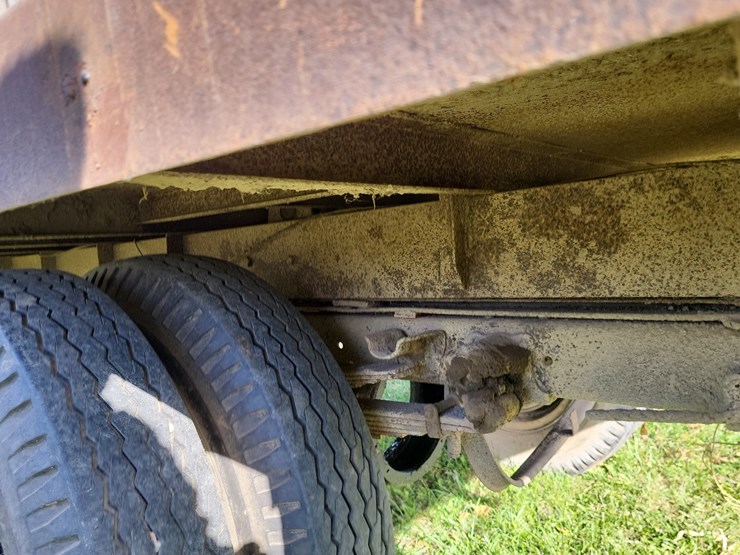 1953-gmc-354-24-round-top-cab-single-axle-grain-truck--needs-axle-shaft-image-21