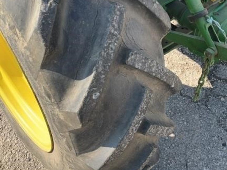 john-deere-420u-image-12