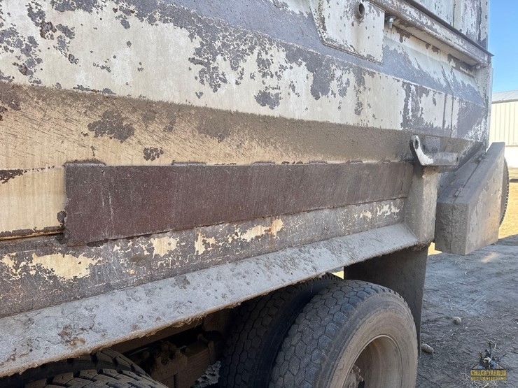 peterbilt-379-image-37