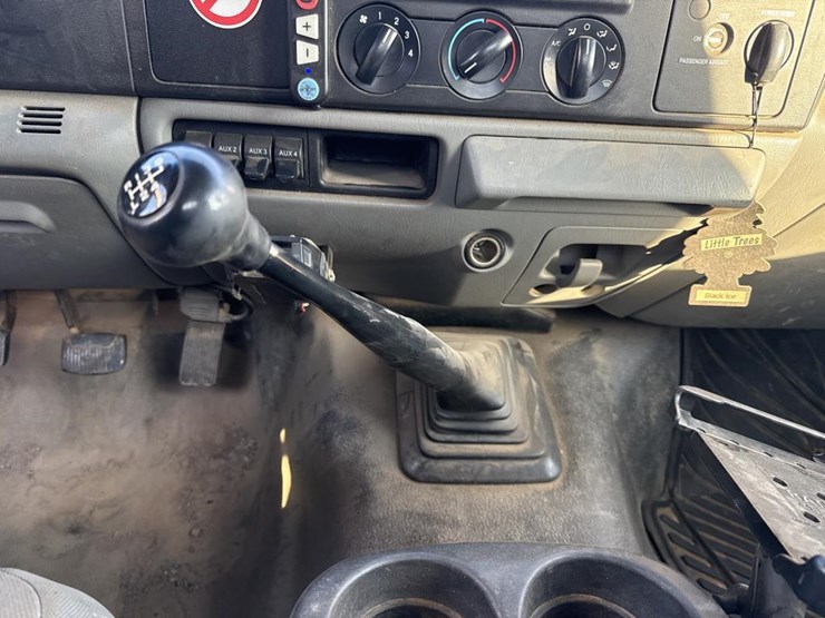 2006-ford-f550-image-69