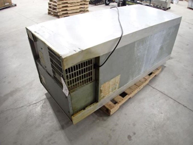 traulsen-industrial-6.5-in.-x-32-in.-x-30-in.-image-2