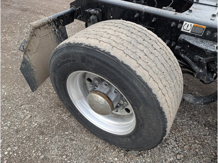 2020-kenworth-t680-image-7