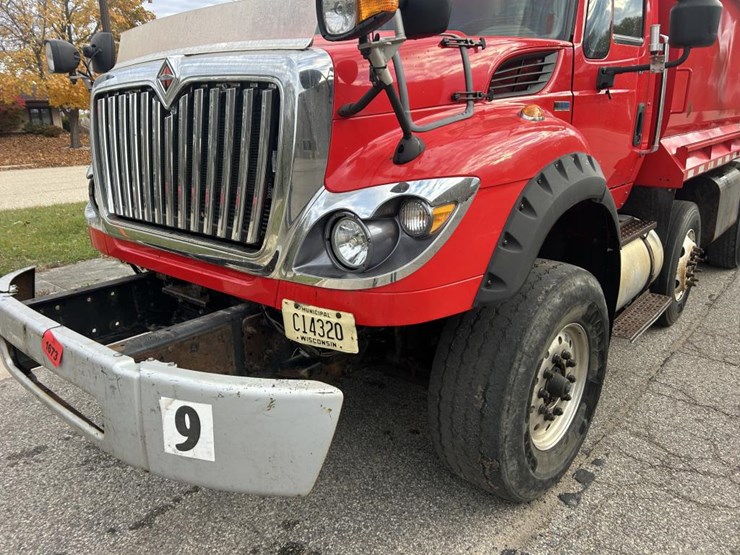 #1673-•-2002-international-workstar-tri-axle-dump-truck-image-9