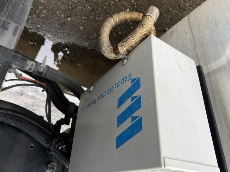 2013-international-7500-s/a-dump-truck-image-22