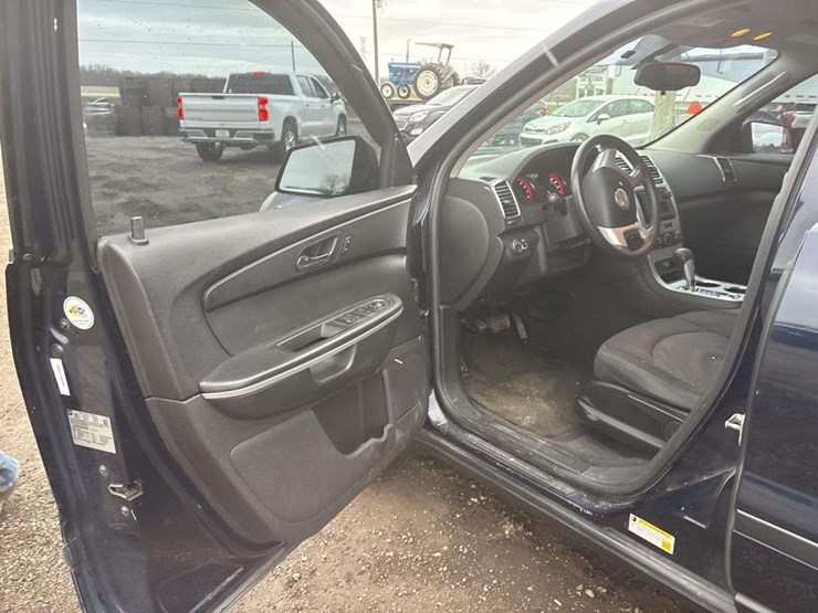 2011-gmc-acadia-image-12