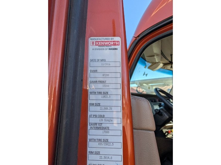 2017-kenworth-t680-image-33