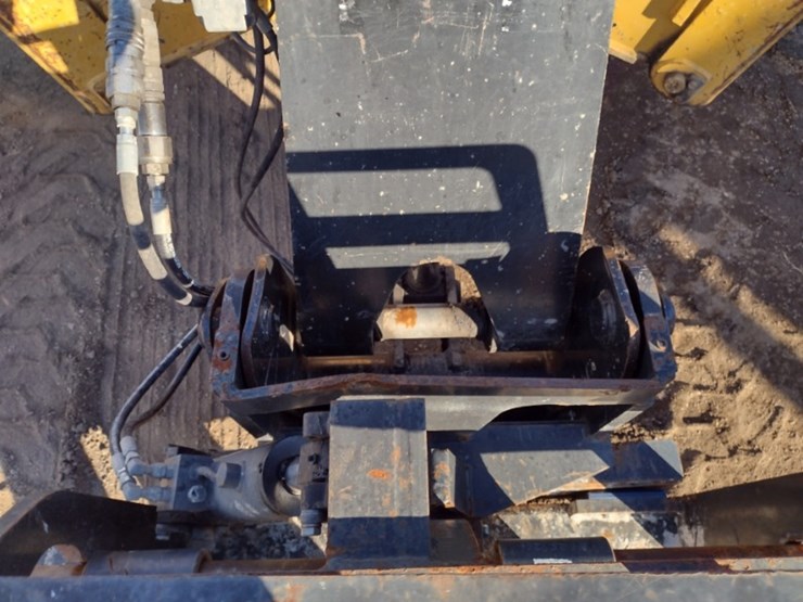 caterpillar-tl943c-image-15