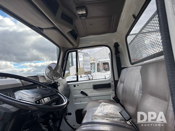 2000-international-4700-image-50