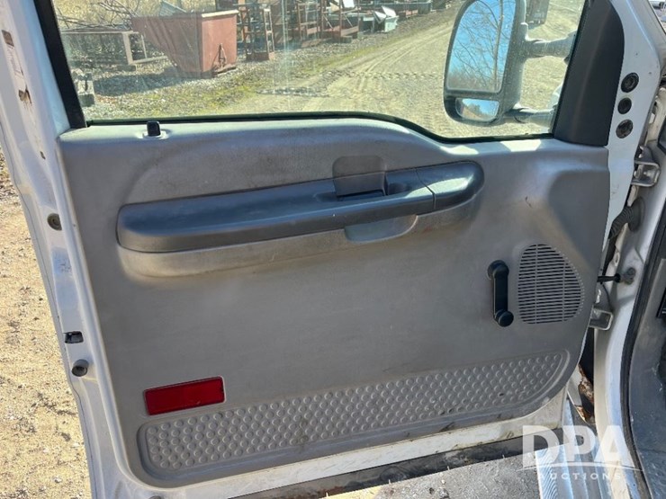 ford-f550-xl-image-41