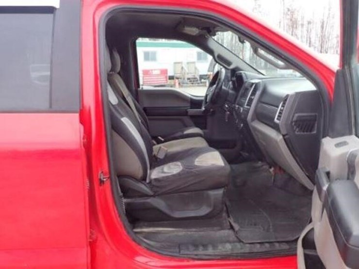 ford-f350-xlt-image-44