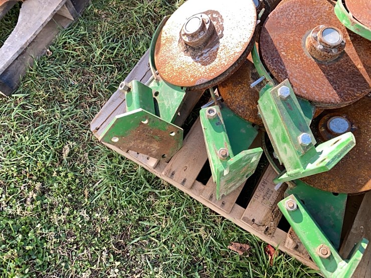 12---jd-dble-fertilizer-discs-for-2x2-image-7