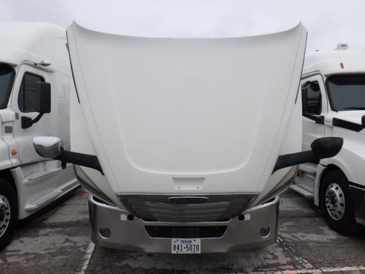 freightliner-cascadia-126-image-26