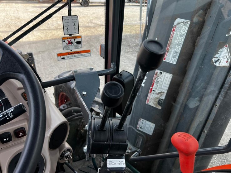 2015-kubota-m8560-image-30