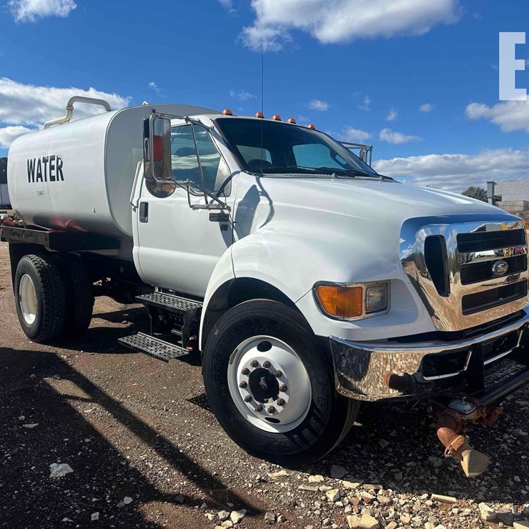FORD F650 XL SD