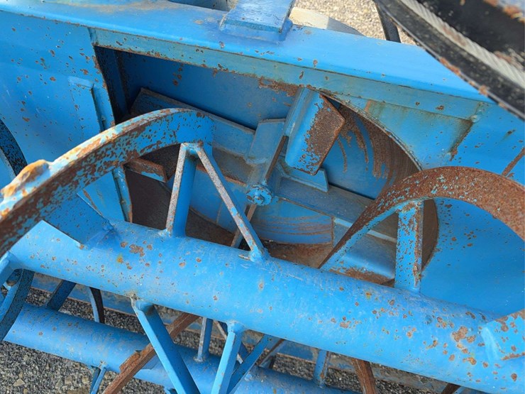 lock-now-7'-tractor-mount-snow-blower-image-11