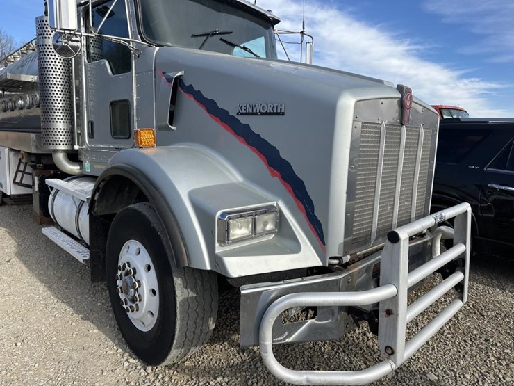 2005-kenworth-t800-image-19