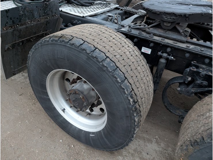 kenworth-t680-image-13