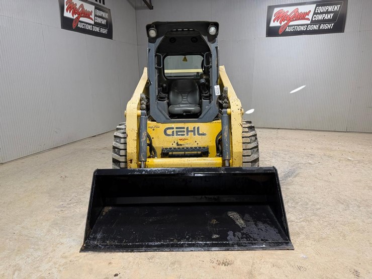 2015-gehl-v270-image-8