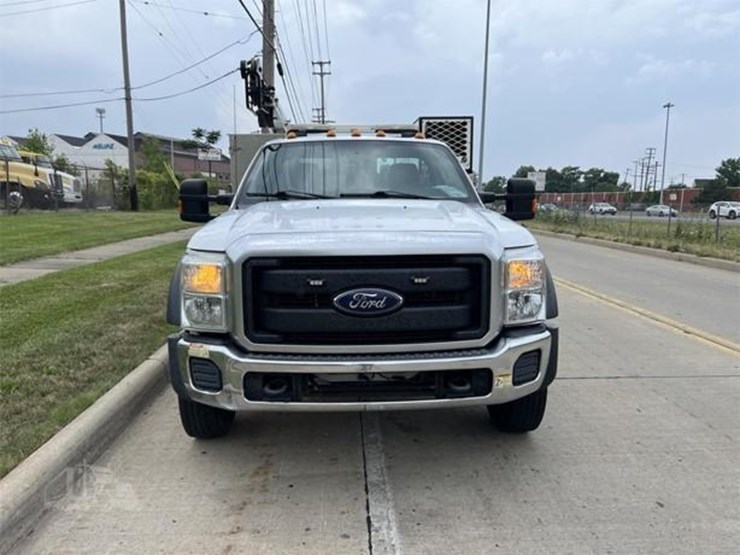 2015-ford-f550-xl-image-2