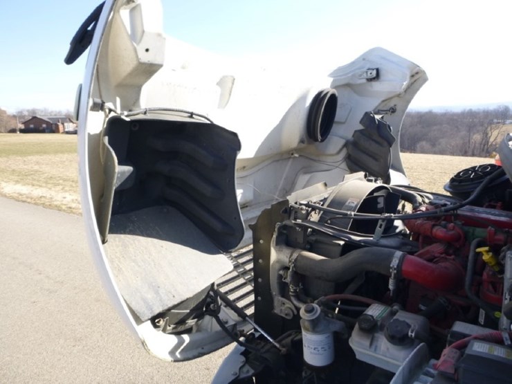 freightliner-m2-106-image-25