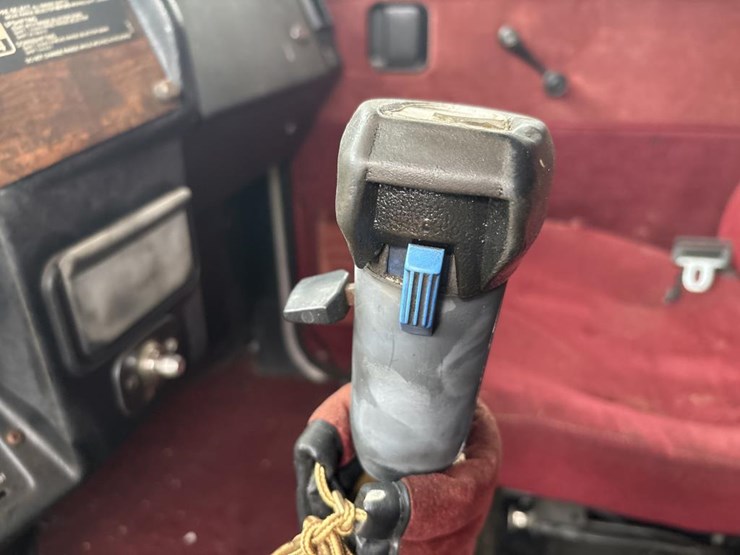 1988-peterbilt-377-image-45