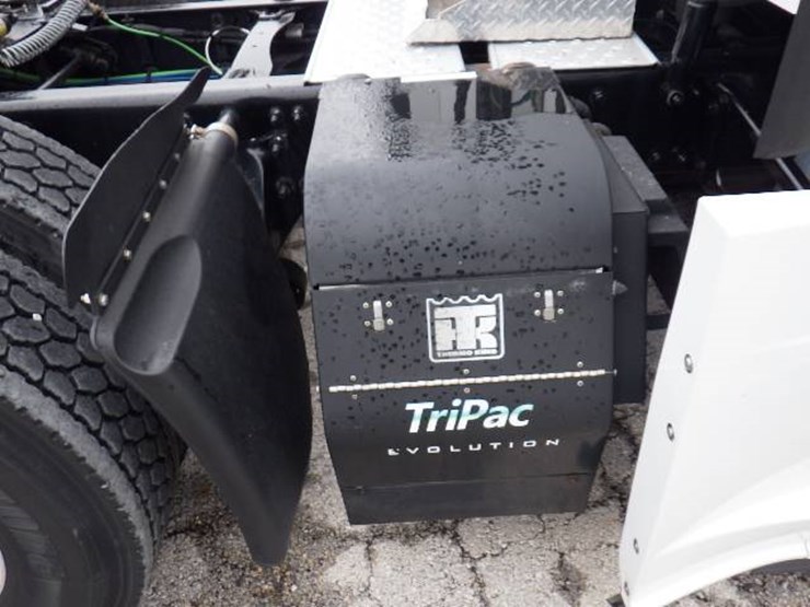 2019-freightliner-cascadia-125-image-4