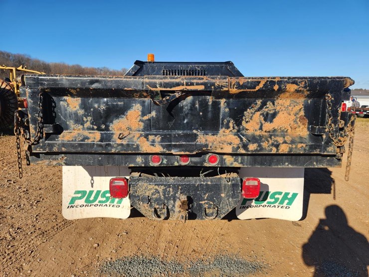 2009-chevrolet-3500-image-4