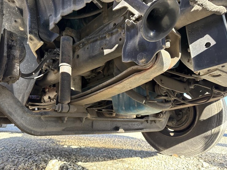 2005-international-durastar-4300-image-38