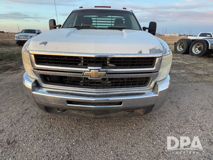 2009-chevrolet-3500hd-image-12