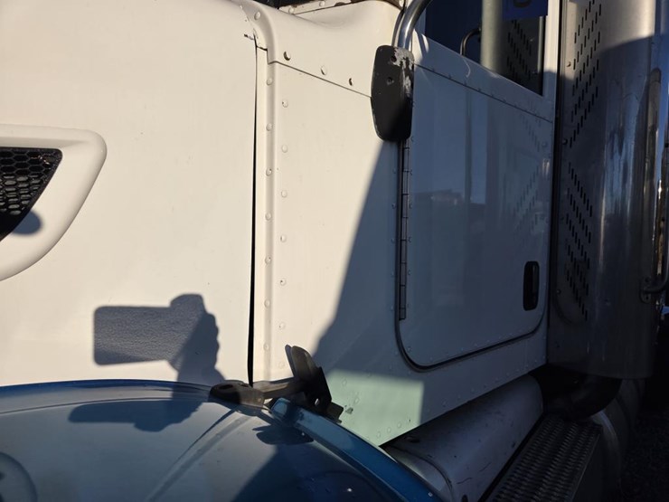2007-peterbilt-386-image-15