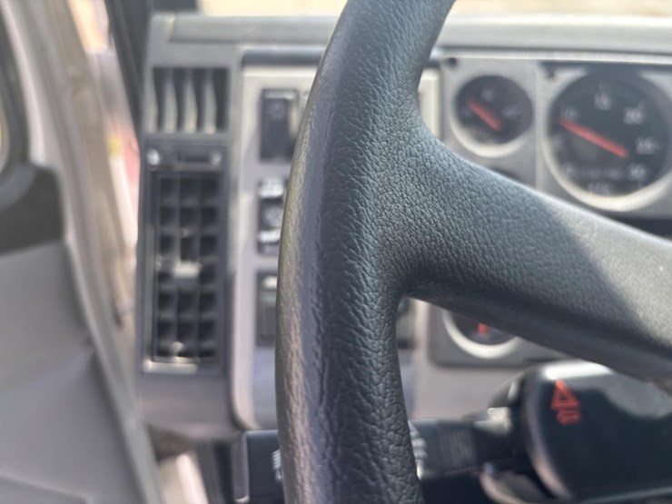 freightliner-fl80-image-69