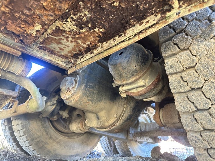 1990-ford-l9000-image-58