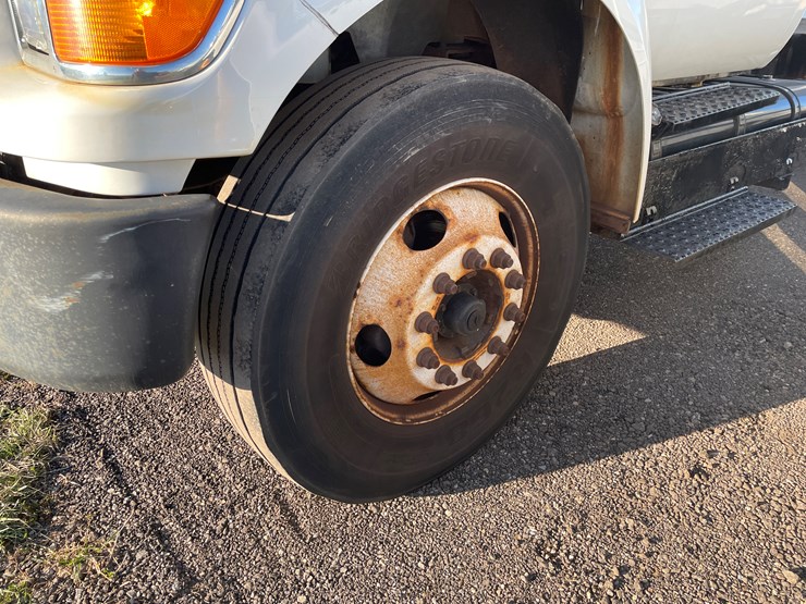 2015-ford-f650-image-12