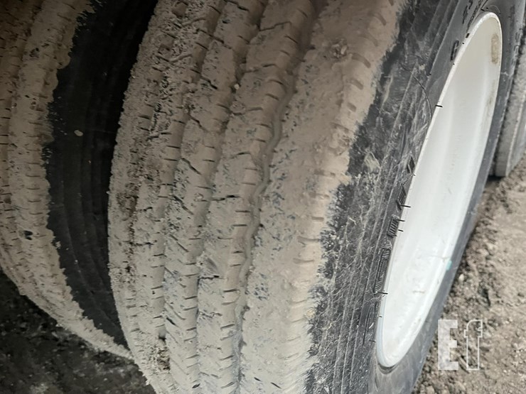 2010-econoline-25-ft-x-96-in-image-14