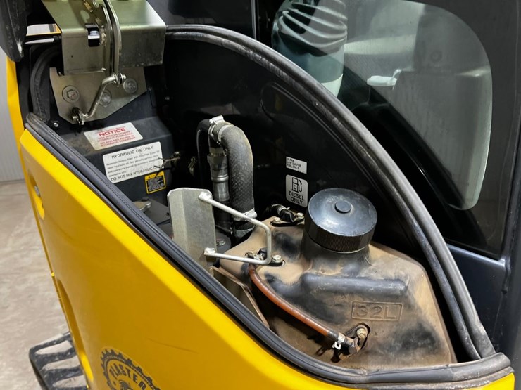 2019-deere-26g-image-20