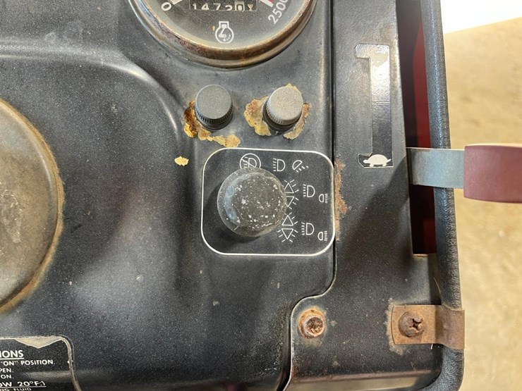 massey-ferguson-265-image-23