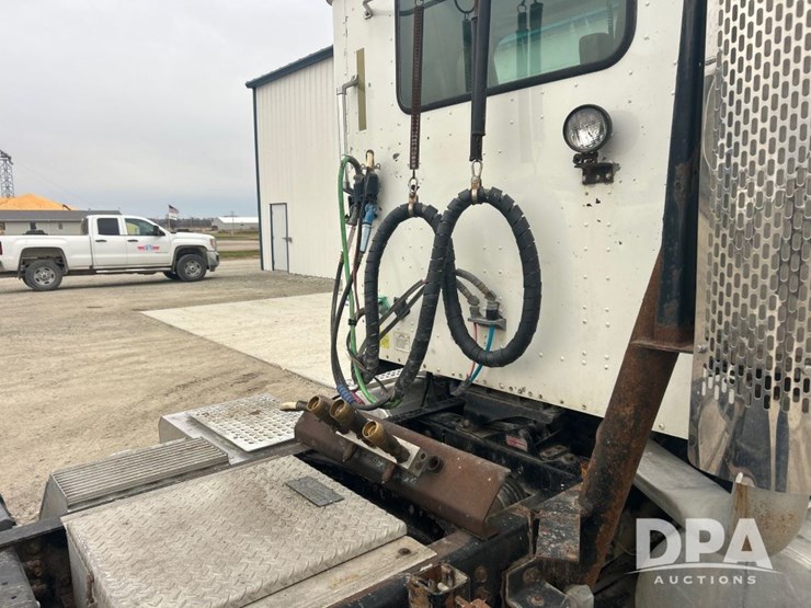 international-9900i-image-22