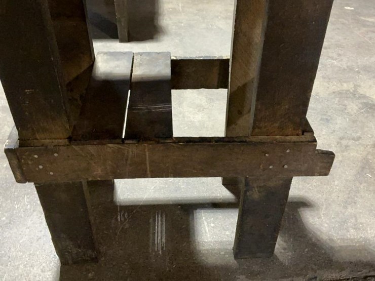 #610-•-11-wooden-tables-image-39