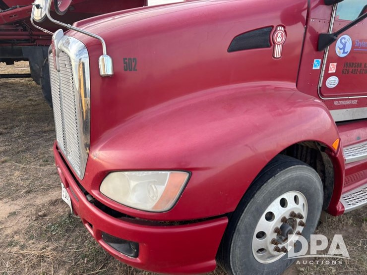 2014-kenworth-t660-image-17