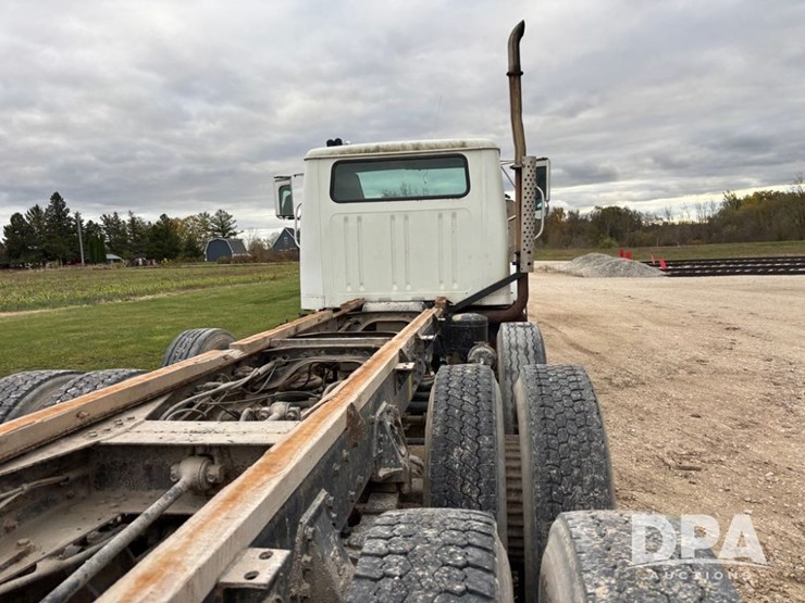 international-4900-image-53