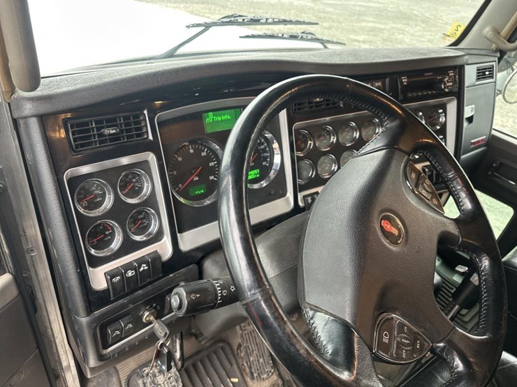 kenworth-w900-image-26