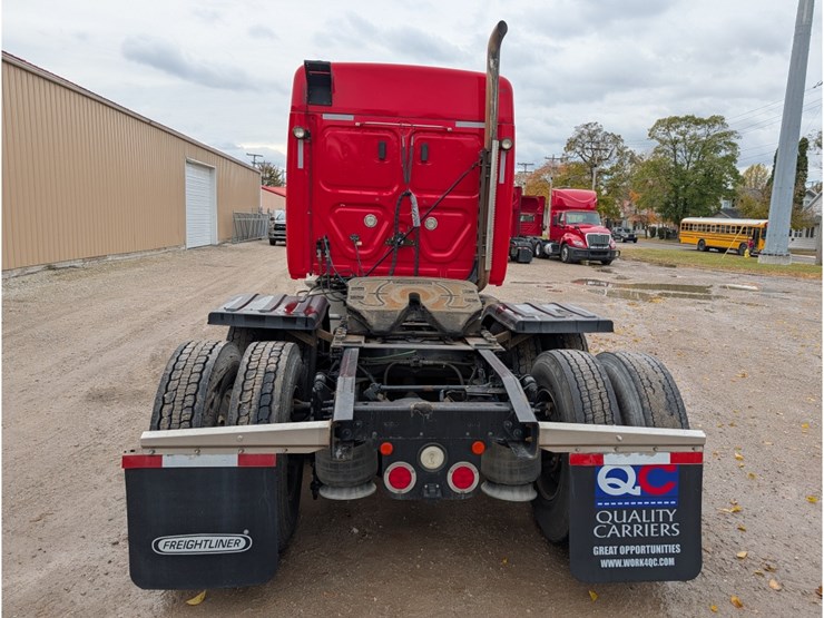 2019-freightliner-cascadia-125-image-9