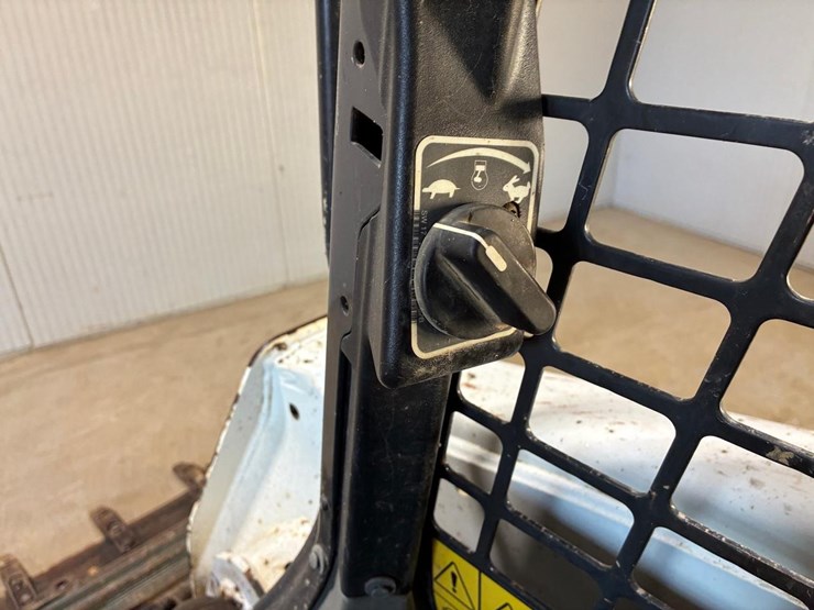 2022-bobcat-t550-image-27