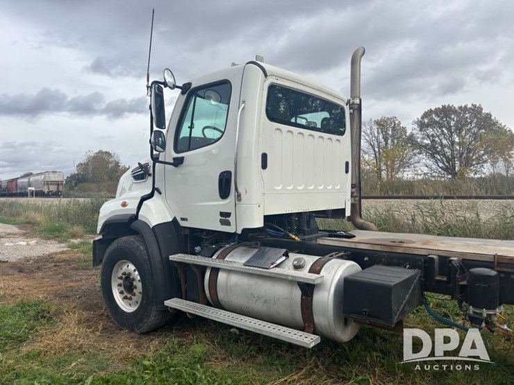 freightliner-114sd-image-6