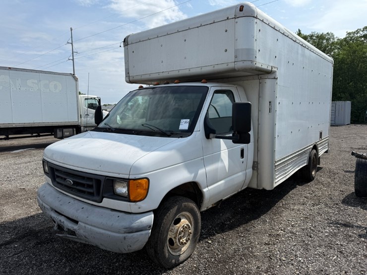 2007-ford-e450-image-1