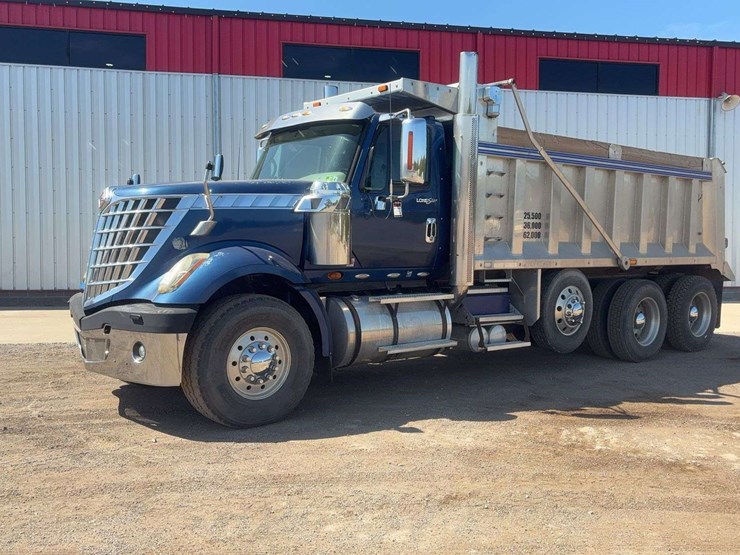 2010-international-lf517-lone-star-dump-truck-image-1