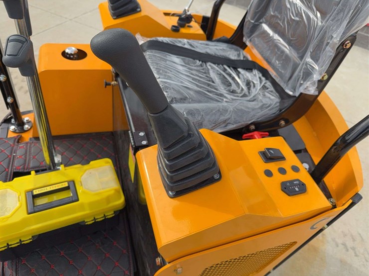 2025-miva-va15j-mini-excavator-image-11