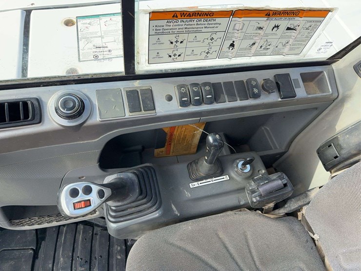 2016-bobcat-e85-image-60