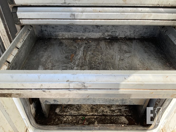 peterbilt-337-image-37