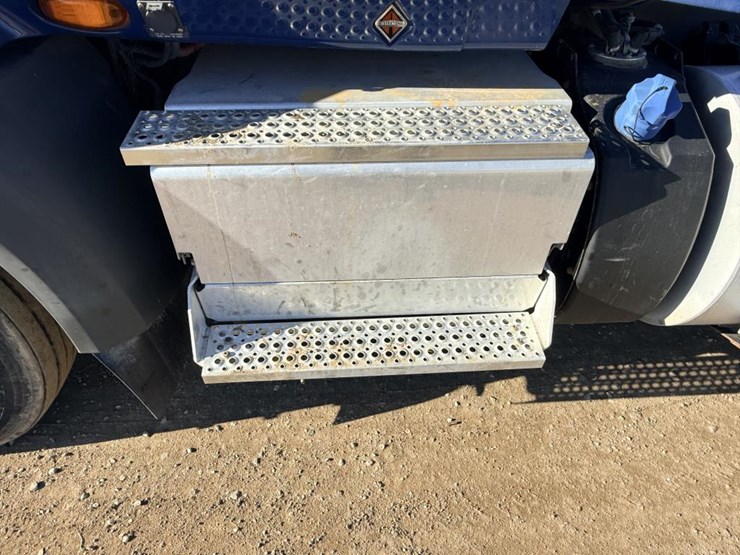 2017-international-prostar-image-8